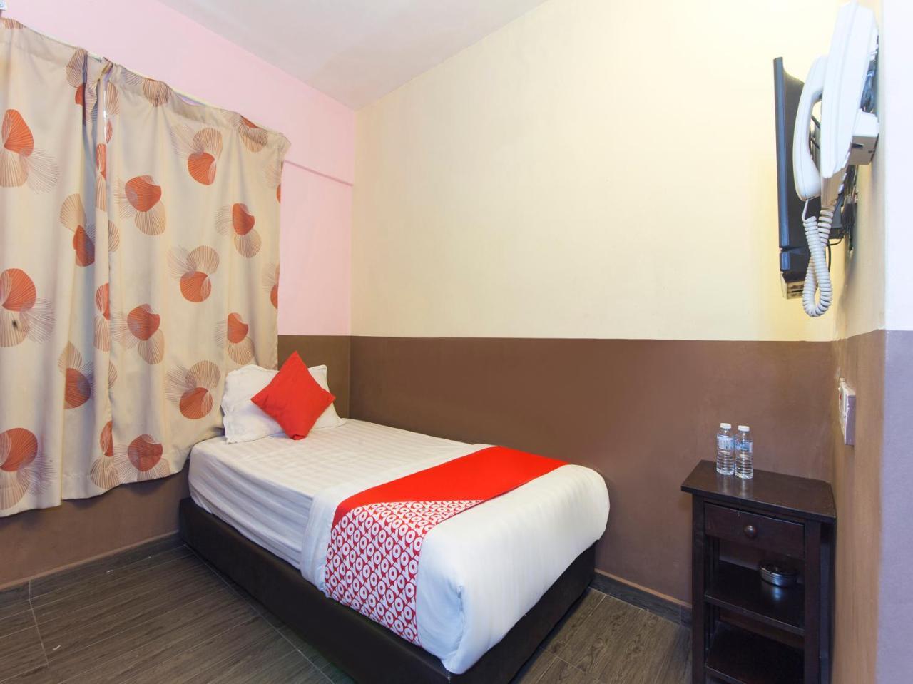 Oyo 172 Spring Hotel Куала-Лумпур Экстерьер фото